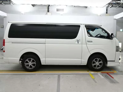 TOYOTA HIACE VAN