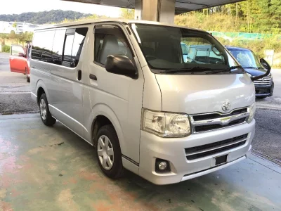 Toyota HiAce Van