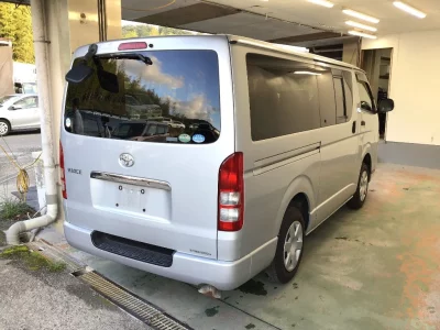 TOYOTA HIACE VAN