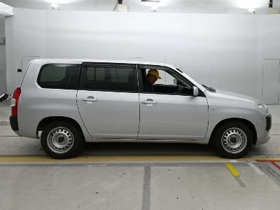 TOYOTA SUCCEED