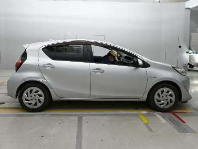 TOYOTA AQUA 3