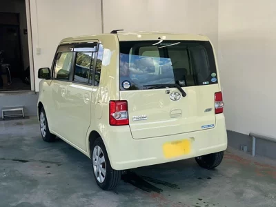 TOYOTA PIXIS SPACE