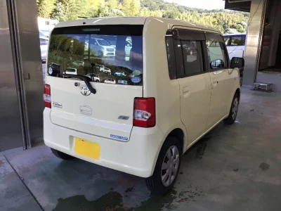 TOYOTA PIXIS SPACE