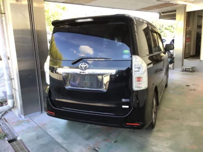 TOYOTA VOXY