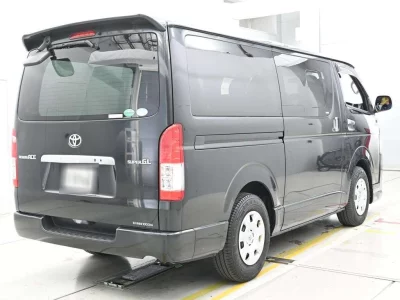 TOYOTA REGIUS VAN