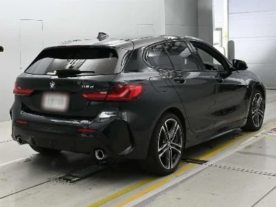 BMW 1 SERIES