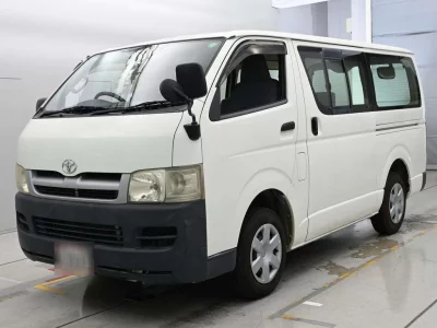 TOYOTA REGIUS VAN