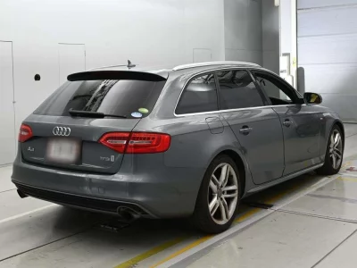 AUDI A4 AVANTE
