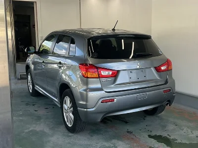 MITSUBISHI RVR