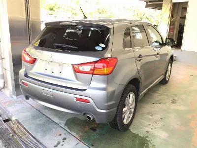 MITSUBISHI RVR