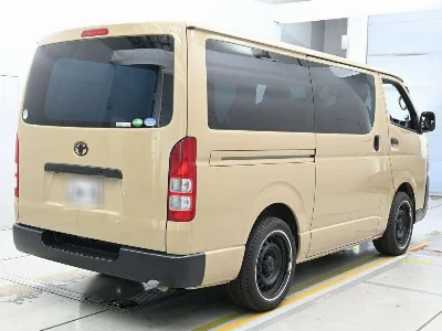TOYOTA REGIUS VAN