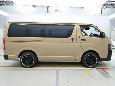TOYOTA REGIUS VAN