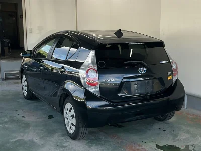 TOYOTA AQUA 2