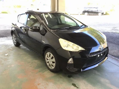 TOYOTA AQUA 3
