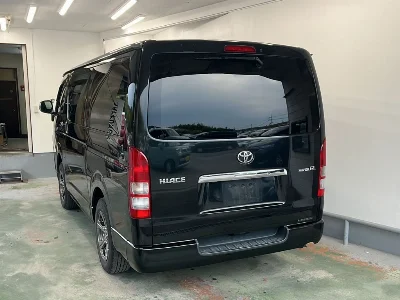 TOYOTA HIACE VAN