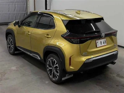 TOYOTA YARIS CROSS 2