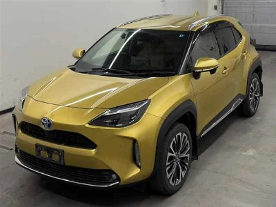TOYOTA YARIS CROSS 4