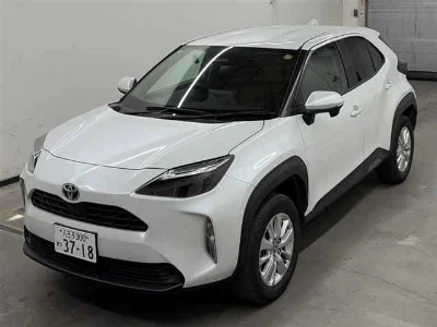 TOYOTA YARIS CROSS 4