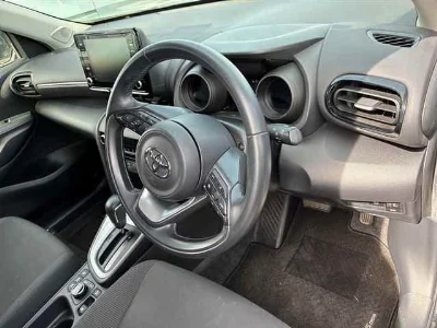 TOYOTA YARIS CROSS 3
