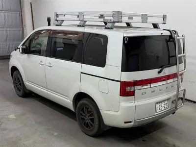 MITSUBISHI DELICA D5