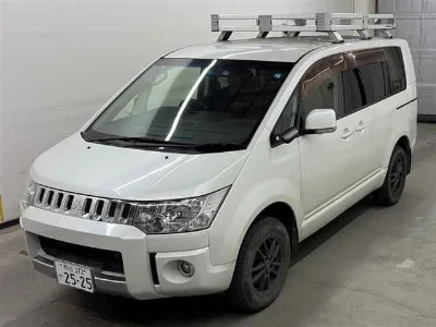 MITSUBISHI DELICA D5