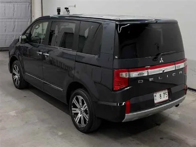 MITSUBISHI DELICA D5