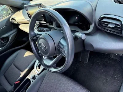 TOYOTA YARIS CROSS 3