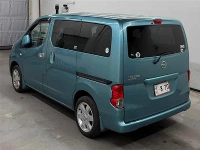NISSAN NV200