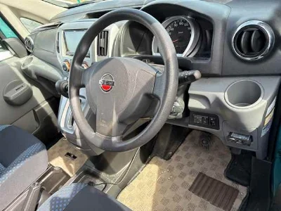NISSAN NV200