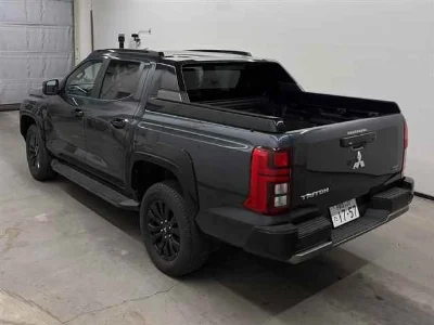 MITSUBISHI TRITON