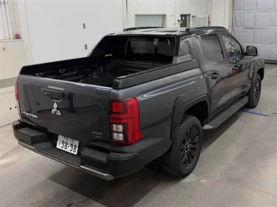 MITSUBISHI TRITON