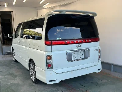 NISSAN ELGRAND