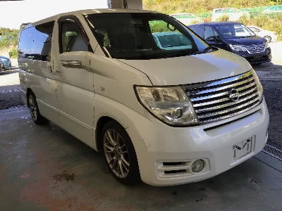 NISSAN ELGRAND