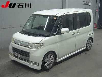 DAIHATSU TANTO 1