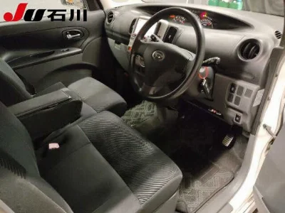 DAIHATSU TANTO 3
