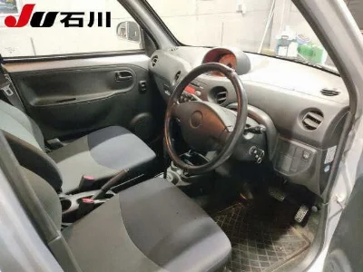 DAIHATSU ESSE