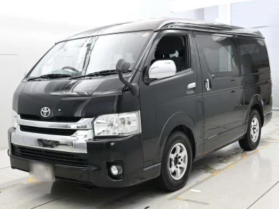 TOYOTA HIACE
