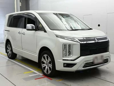 MITSUBISHI DELICA D5