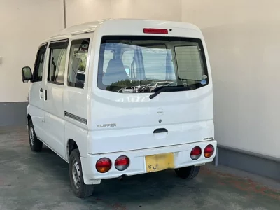 NISSAN CLIPPER VAN
