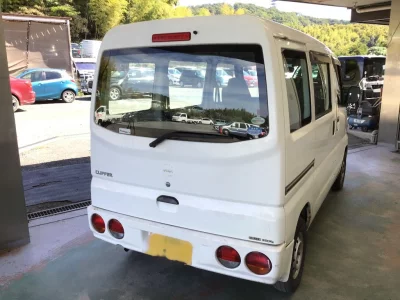 NISSAN CLIPPER VAN