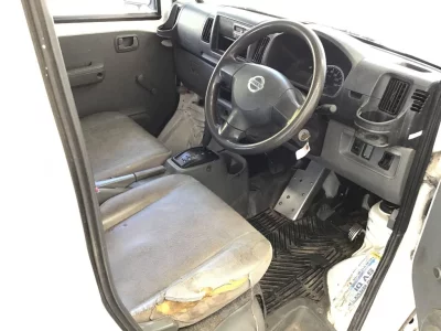 NISSAN CLIPPER VAN
