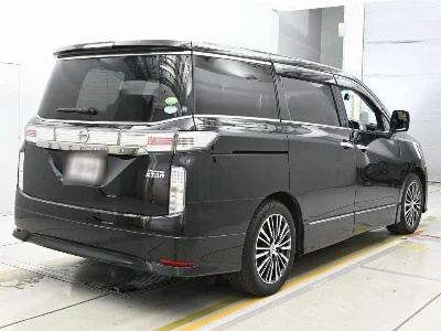 NISSAN ELGRAND 2