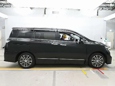 NISSAN ELGRAND 3