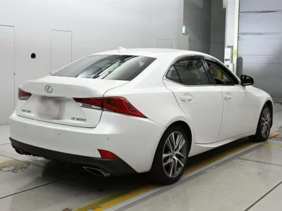 LEXUS IS