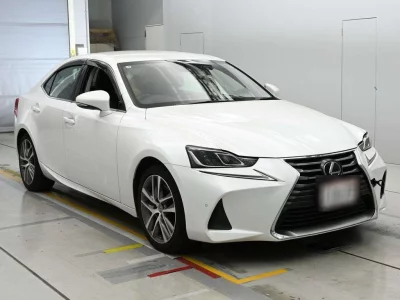 LEXUS IS