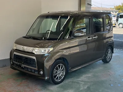 DAIHATSU TANTO 1