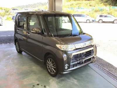 DAIHATSU TANTO 3