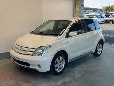 TOYOTA IST