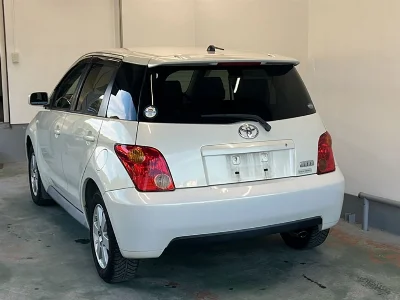 TOYOTA IST