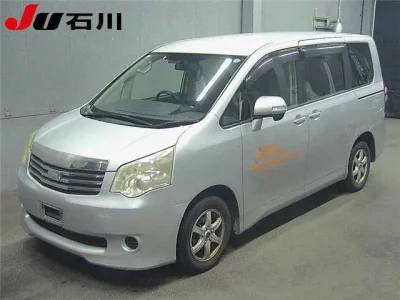 TOYOTA NOAH